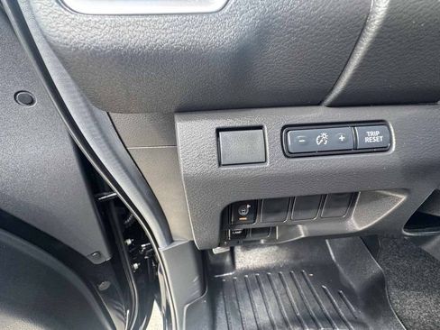 Used 2026 Nissan Frontier SV w/ All-Weather Content Package AWD/4WD image 16