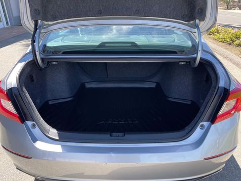 Used 2019 Honda Accord Sport image 10