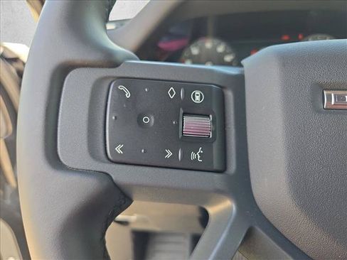Used 2025 Land Rover Defender 130 X-Dynamic SE AWD/4WD image 9