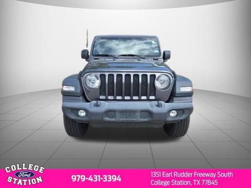 Used 2018 Jeep Wrangler Unlimited Sport S AWD/4WD image 2