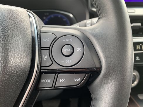 Used 2024 Toyota Venza Limited image 20