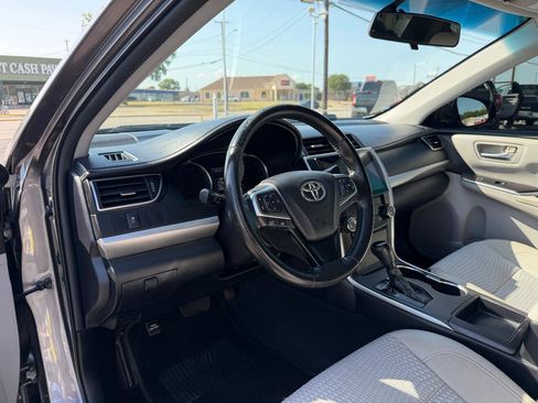 Used 2015 Toyota Camry SE FWD image 9