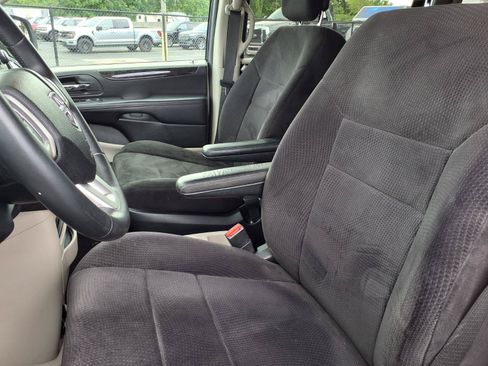 Used 2013 Dodge Grand Caravan SE FWD image 3