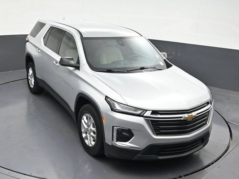 Used 2022 Chevrolet Traverse LS FWD image 28