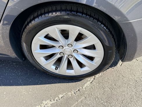 Used 2017 Tesla Model S 100D image 9