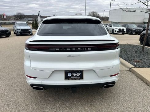 Used 2025 Porsche Cayenne Coupe AWD/4WD image 4