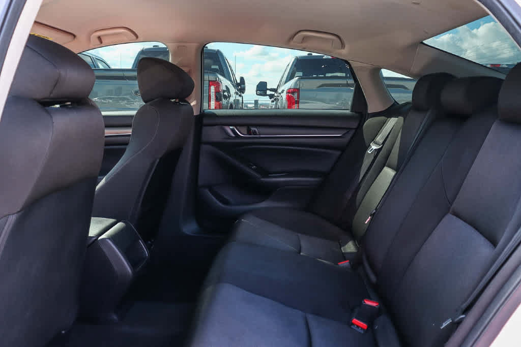 Used 2018 Honda Accord LX image 17