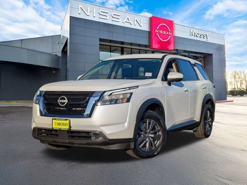 New 2025 Nissan Pathfinder SV image 1