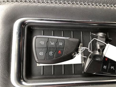 Used 2021 GMC Yukon XL Denali w/ Denali Premium Package image 29