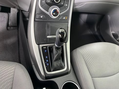 Used 2014 Hyundai Elantra SE w/ Option Group 02 FWD image 15
