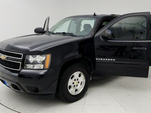 Used 2009 Chevrolet Suburban LS image 10