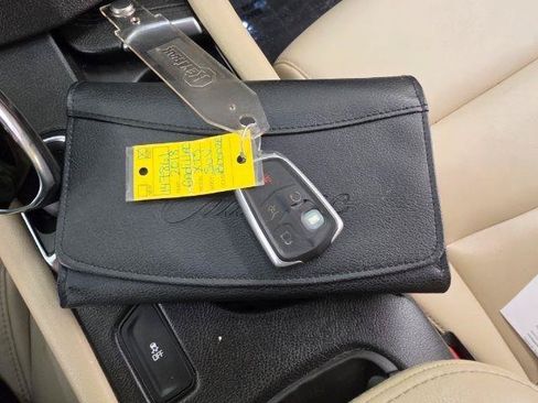 Used 2018 Cadillac XT5 FWD image 31