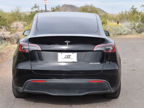 Used 2024 Tesla Model Y Performance AWD/4WD image 4