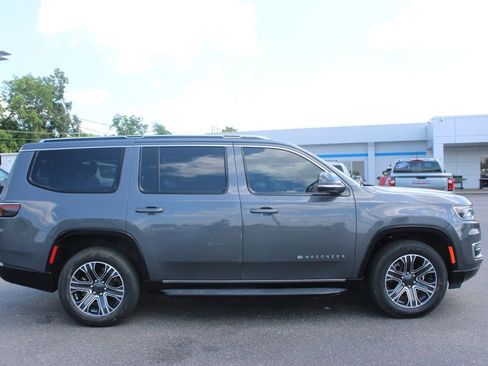 Used 2024 Jeep Wagoneer Series II AWD/4WD image 11