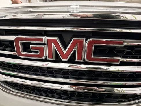 Used 2019 GMC Acadia SLT image 12