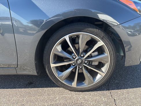 Used 2020 Hyundai Veloster 2.0 Premium image 11