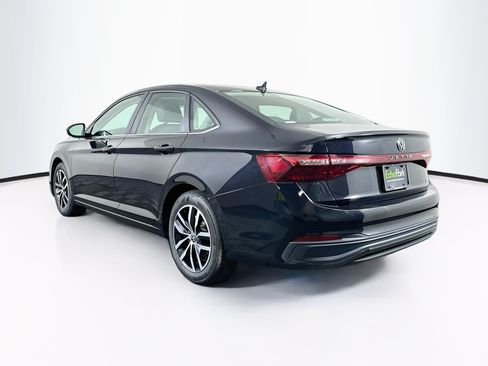 Used 2025 Volkswagen Jetta SE FWD image 5