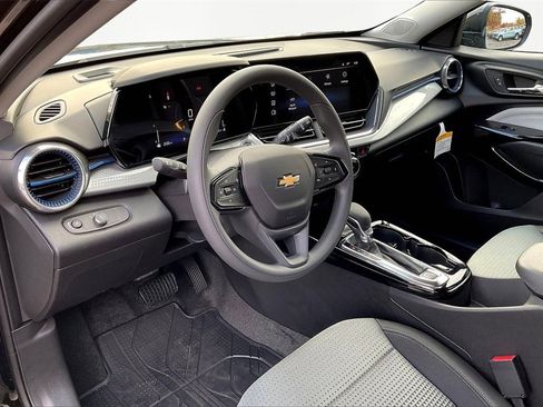 New 2026 Chevrolet Trax LT image 8