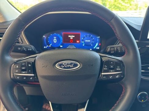 Used 2022 Ford Escape SEL w/ SEL Stealth AWD Package image 16