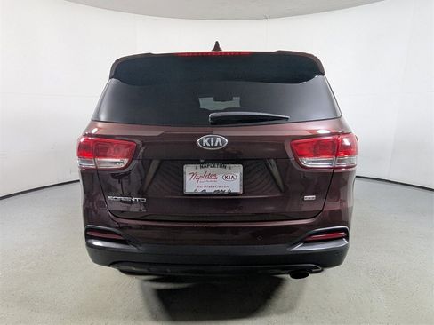 Used 2018 Kia Sorento LX image 6
