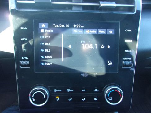 Used 2023 Hyundai Santa Cruz SE image 22