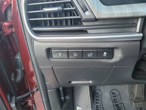 Used 2024 Kia Telluride EX w/ EX Captain's Chair Package AWD/4WD image 28