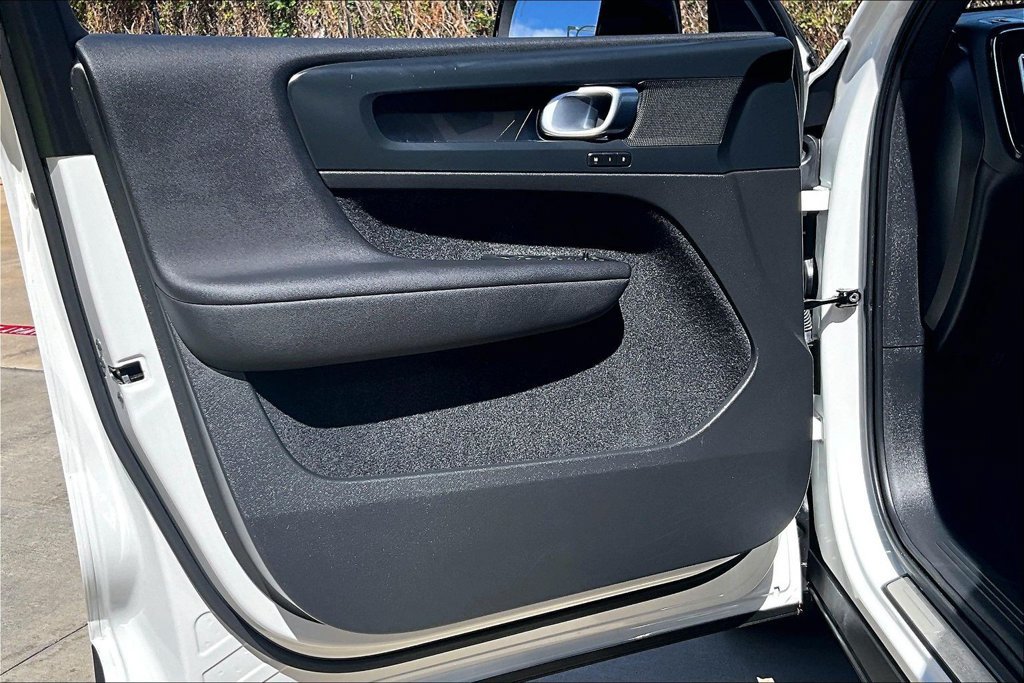 Used 2023 Volvo C40 P8 Recharge Plus AWD/4WD image 24