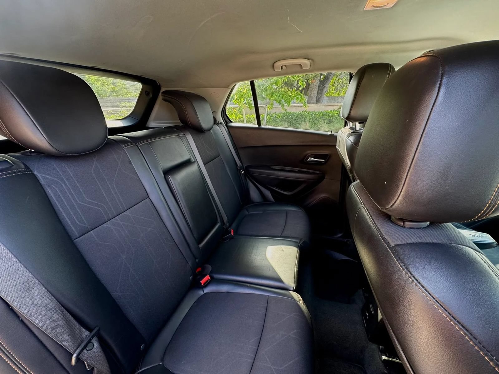 Used 2020 Chevrolet Trax LT w/ LT Convenience Package FWD image 19