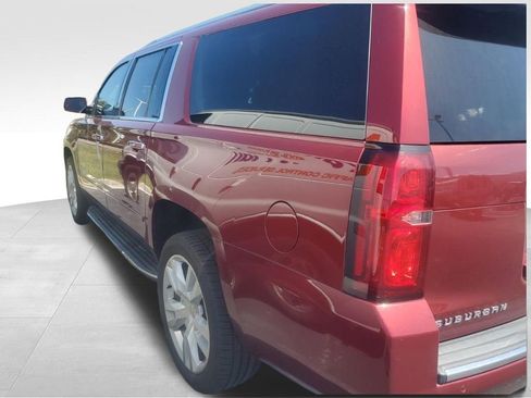 Used 2018 Chevrolet Suburban Premier RWD image 2