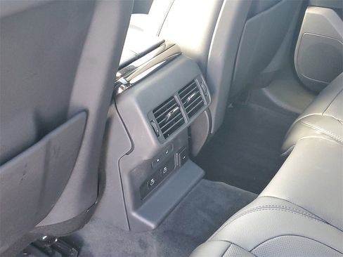 Used 2024 Land Rover Range Rover Velar Dynamic SE image 31