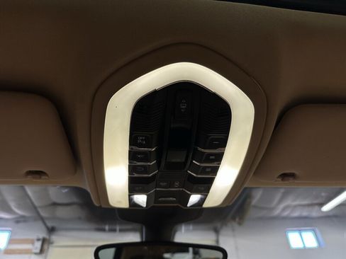 Used 2013 Porsche Cayenne Diesel AWD/4WD image 40
