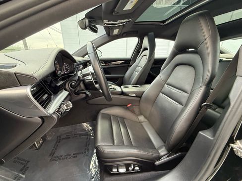 Used 2019 Porsche Panamera 4 image 5