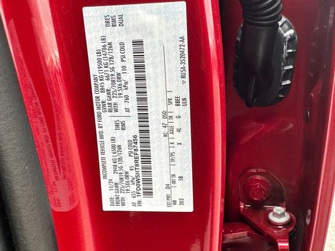 Used 2024 Ford F550 4x4 Crew Cab Super Duty image 18