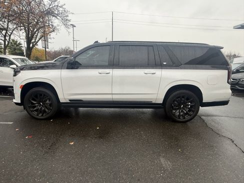 Used 2024 Cadillac Escalade ESV Sport Platinum w/ LPO, ONYX Package image 2