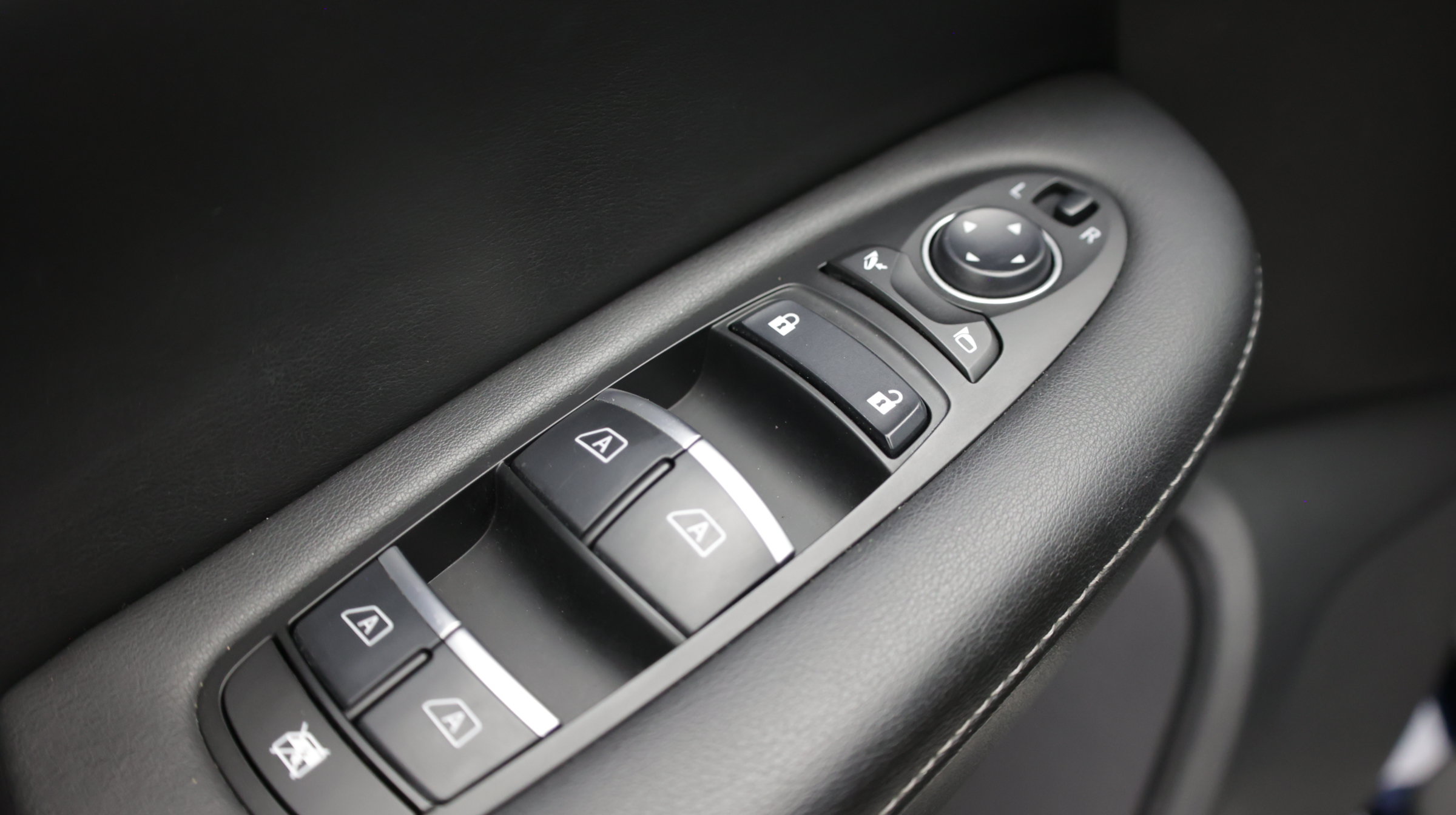 Used 2022 INFINITI QX50 Luxe FWD image 16