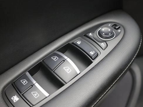 Used 2022 INFINITI QX50 Luxe FWD image 16