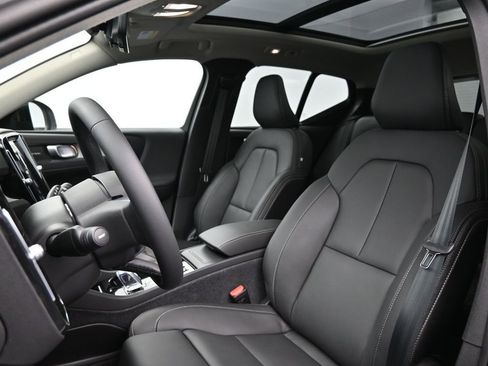New 2025 Volvo XC40 B5 Plus w/ Climate Package AWD/4WD image 20
