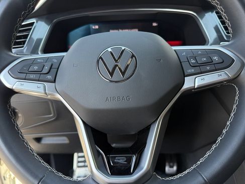 Used 2023 Volkswagen Tiguan SE R-Line FWD image 20