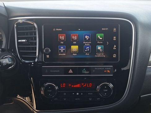 Used 2019 Mitsubishi Outlander 4WD Plug-In Hybrid image 11