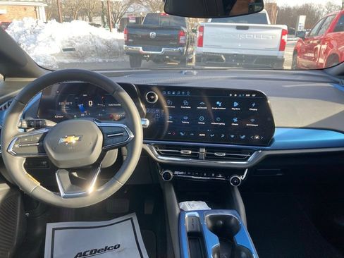 New 2026 Chevrolet Equinox EV LT AWD/4WD image 12