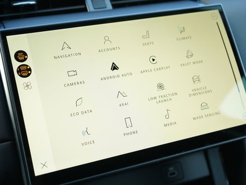 Used 2024 Land Rover Discovery Sport S image 38