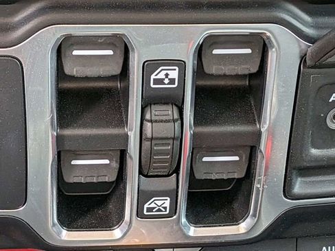 Used 2022 Jeep Wrangler Unlimited Rubicon w/ Cold Weather Group image 29