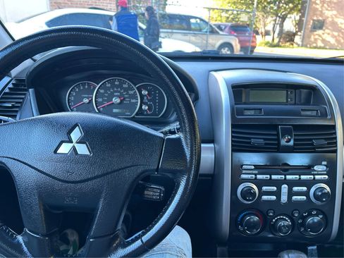 Used 2008 Mitsubishi Galant ES image 14