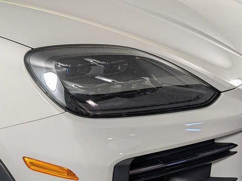 Certified 2024 Porsche Cayenne Turbo GT AWD/4WD image 15
