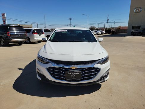 Used 2024 Chevrolet Malibu LT image 2