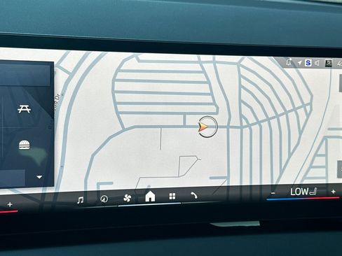 Used 2025 BMW X3 xDrive30i w/ Premium Package image 25