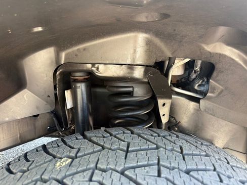 Used 2016 RAM 2500 Tradesman w/ Chrome Appearance Group AWD/4WD image 25
