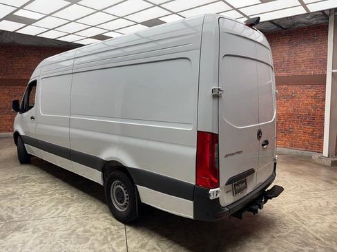 Used 2024 Mercedes-Benz Sprinter 2500 image 3