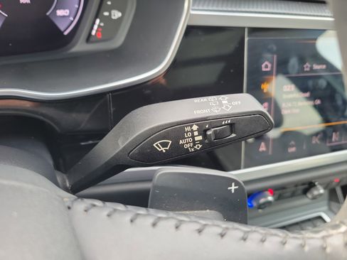 Used 2020 Audi Q3 2.0T Prestige w/ Prestige Package image 30