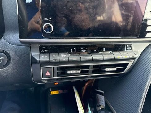 Used 2025 Toyota Camry SE FWD image 22